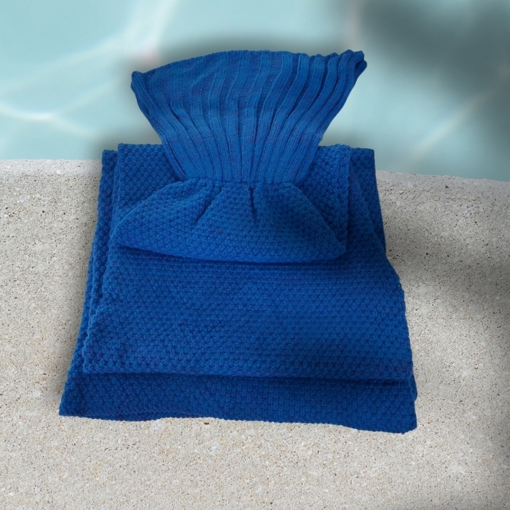 Cozy Knit Mermaid Tail Blanket For Adult Or Kid In Blue And Purple OS New